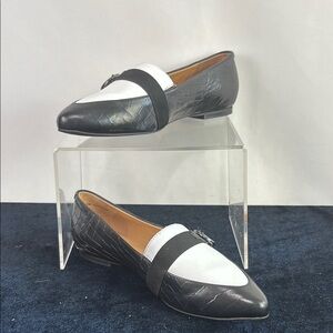 NEW Trotters Black White Flats